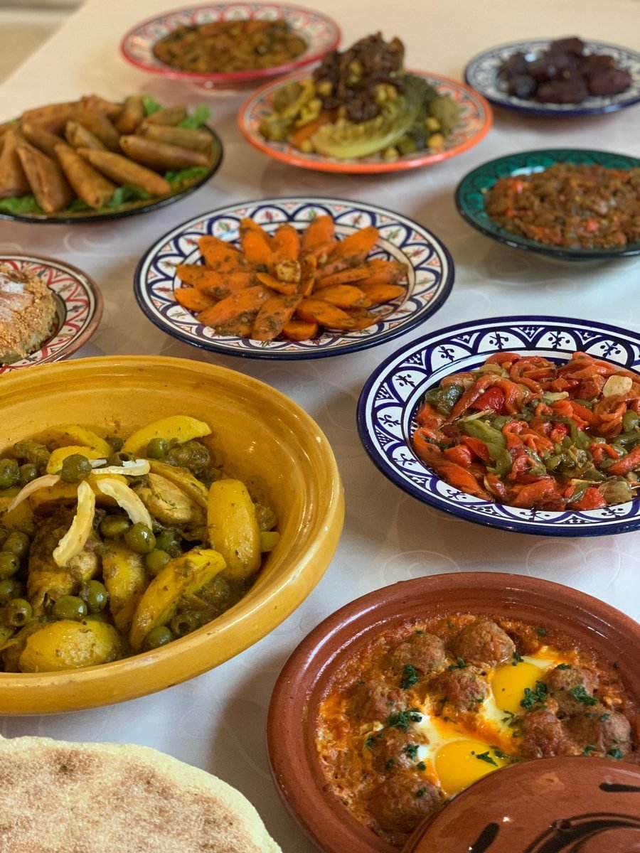 Chez Izza — plats marocains