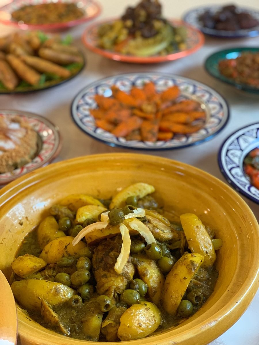 Chez Izza — plats marocains